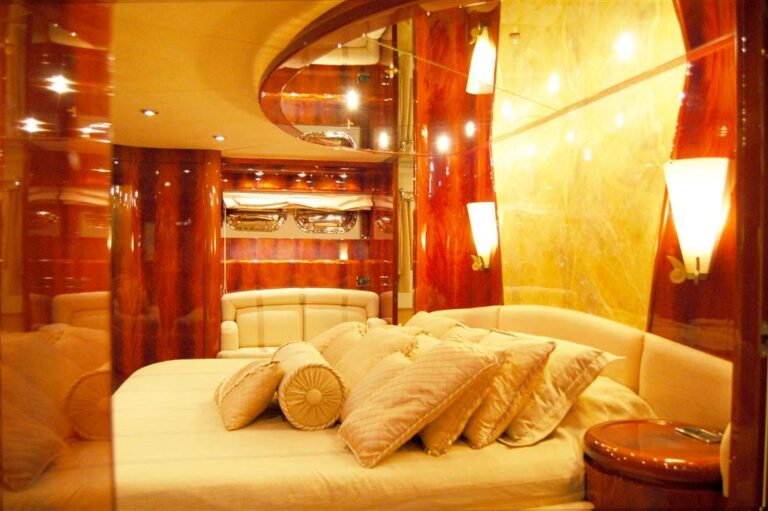 SPARKLING - Master Cabin