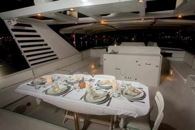 SUMMER SPLENDOR - Sundeck dining