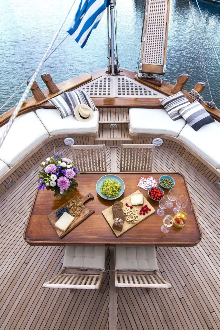 Aft Deck Dining Alfresco