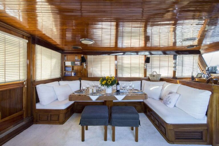 Saloon Dining Area