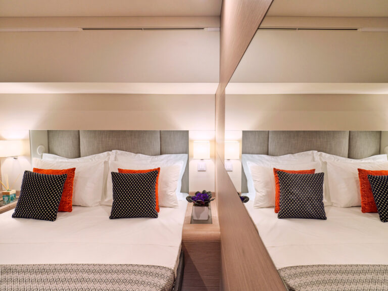 Double Cabin For Guests