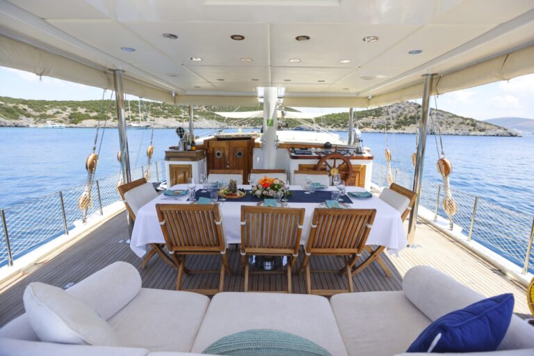 Deck Dining