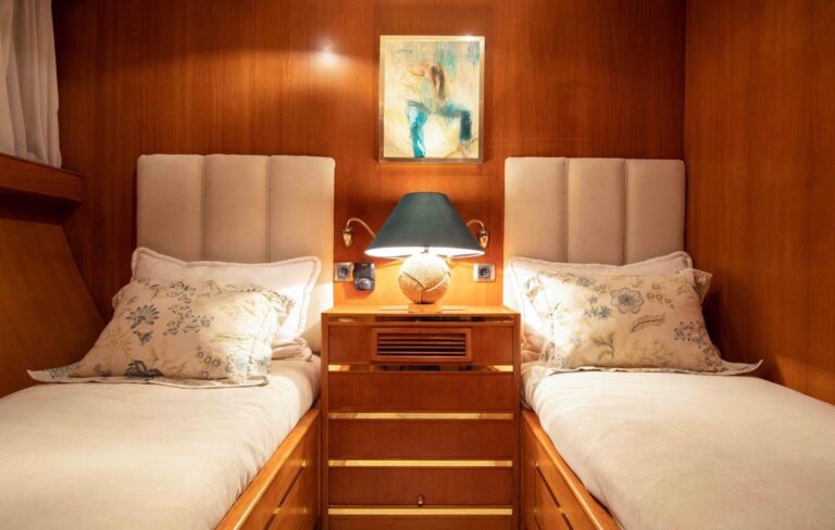 Twin Cabin