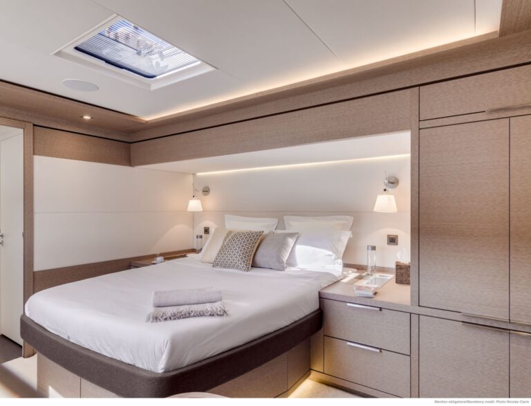 Double cabin