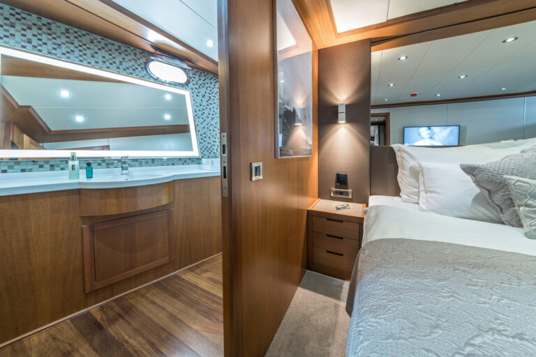 Double Cabin Detail