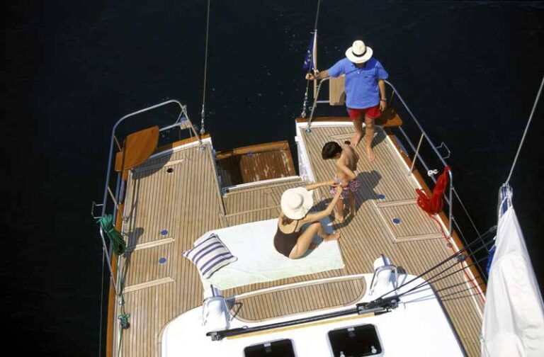 SY SEA STAR - Aft Deck