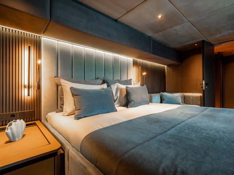 Double Cabin