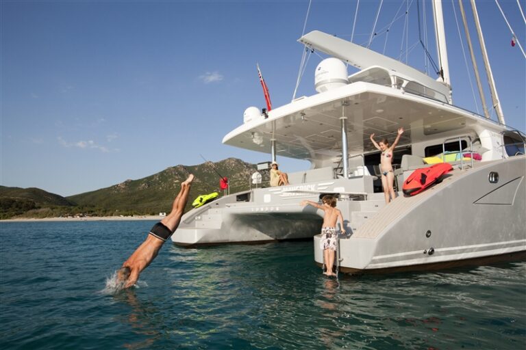 Sail Cat MAVERICK - Fun on Charter