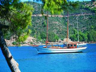 Sail Yacht ELEFTHERIA - On Charter