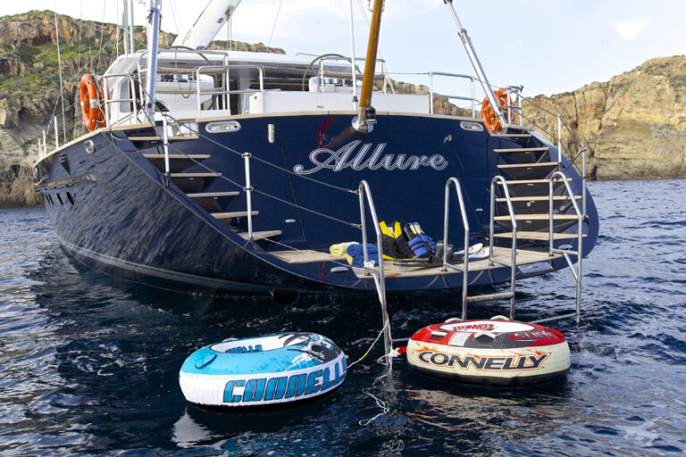 Sail yacht ALLURE - Aft View