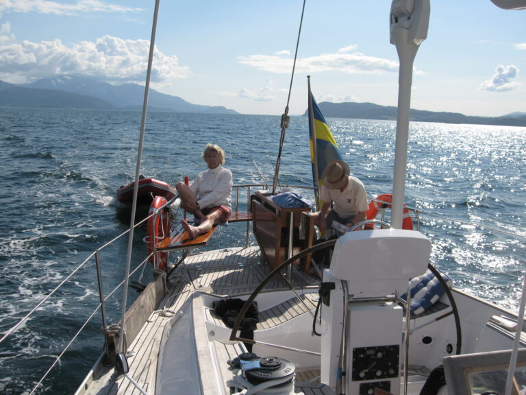 Sail yacht ICHI BAN - Relaxing on Deck