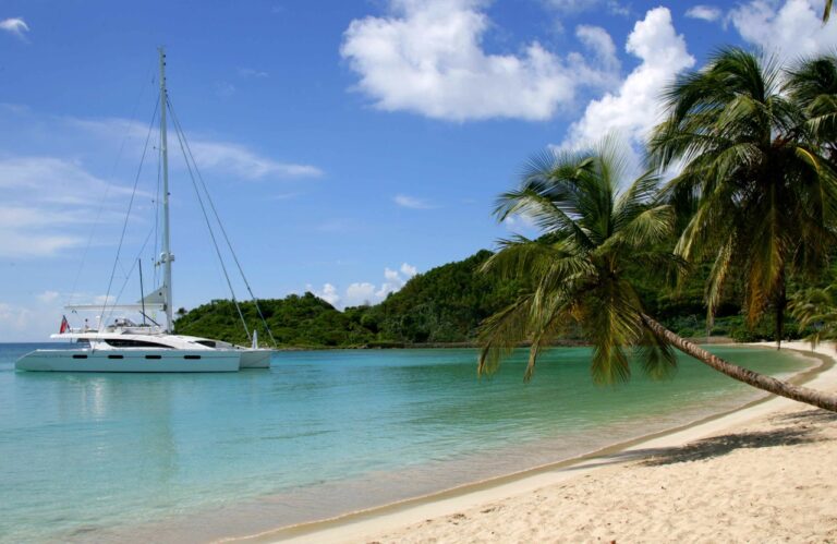 Sailing Yacht Akasha - at the beach