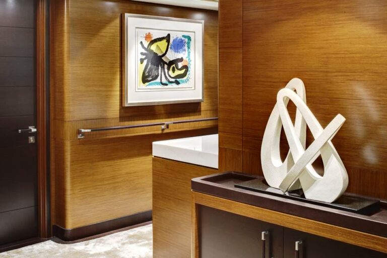 Sailing Yacht Kokomo III - Interior detail With Art