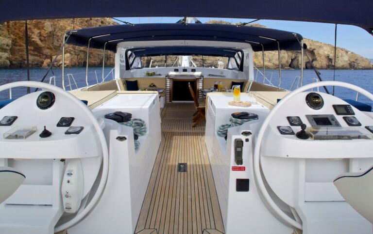 Sailing yacht AMADEUS - Cockpit