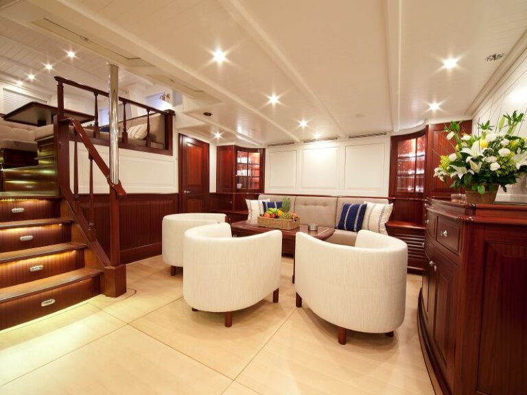 Lower Salon seating