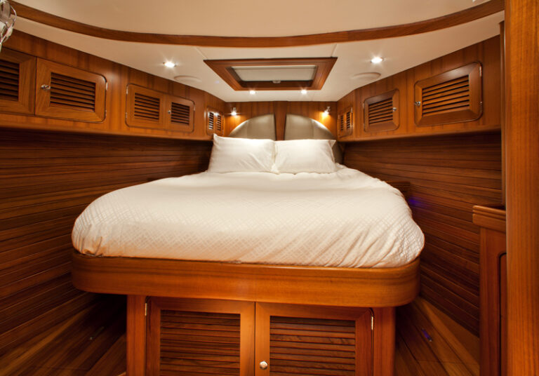 Sailing yacht Archangel - Forward Guest Cabin