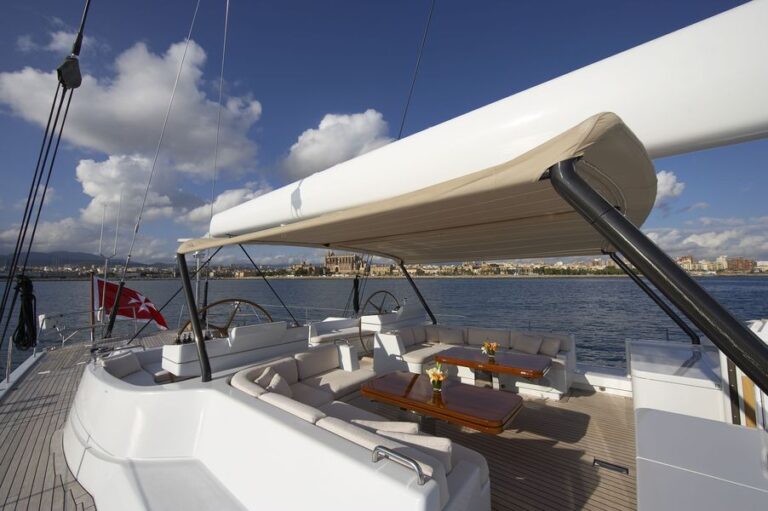 Sailing yacht Nephele - Cockpit