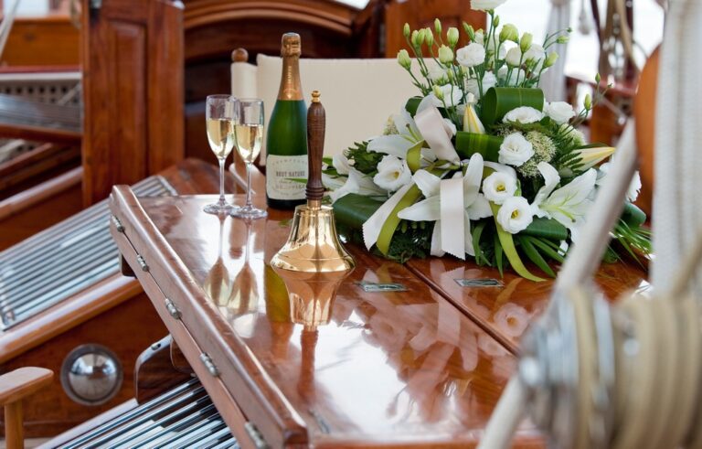 Sailing yacht Oriander - Detail 2