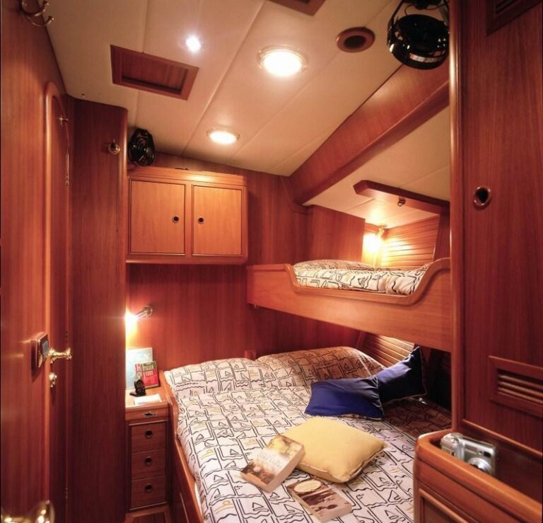Sailing yacht PLUM - Guest Cabin