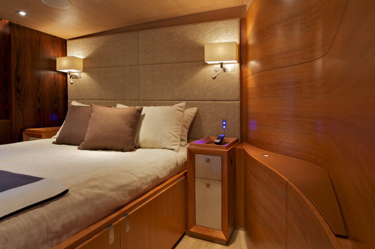 Sailing yacht Sarissa -  Double Cabin