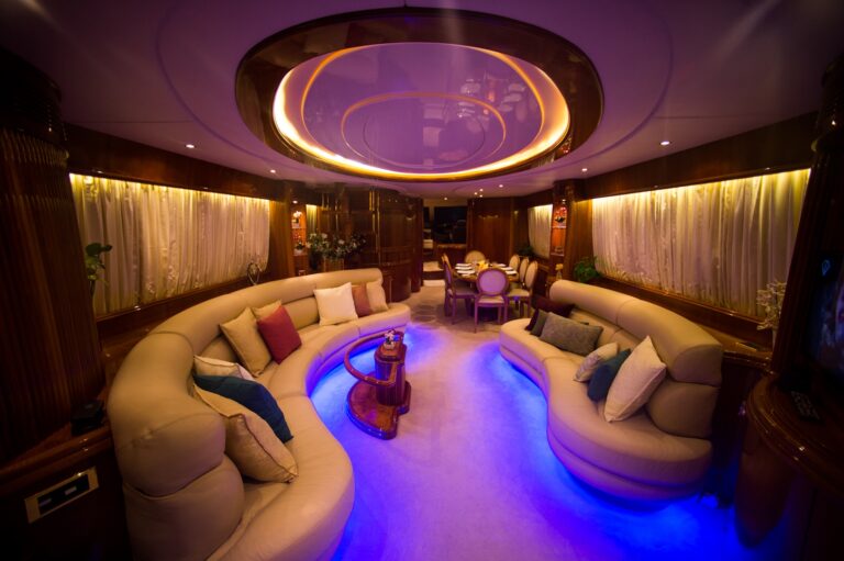 Salon View Forward