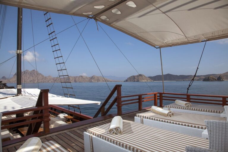 Charter yacht SAMATA