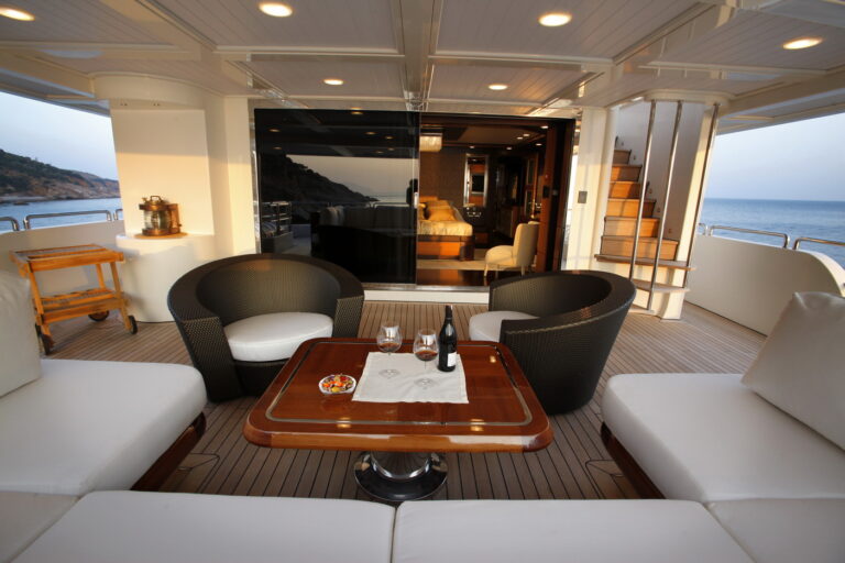 Serenity II - Aft deck