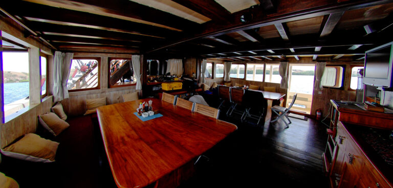 Seven Seas Lounge and Dining