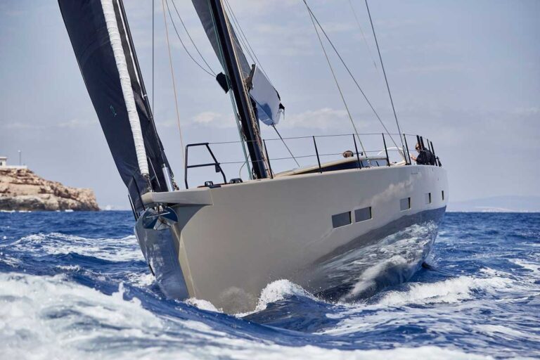 Sistership - Bow Underway