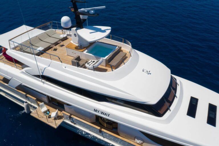 Sun Deck With Jacuzzi