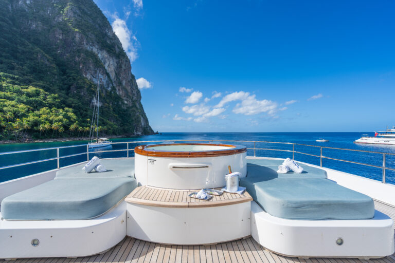 Sundeck Jacuzzi