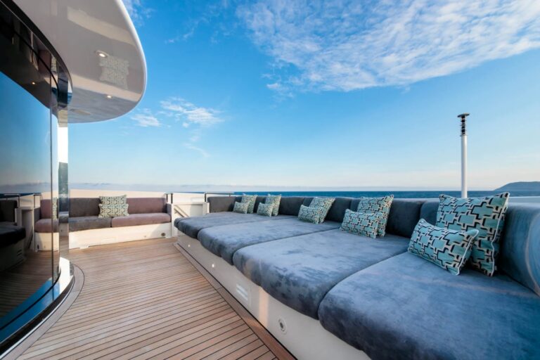 Sundeck With Relaxation Area