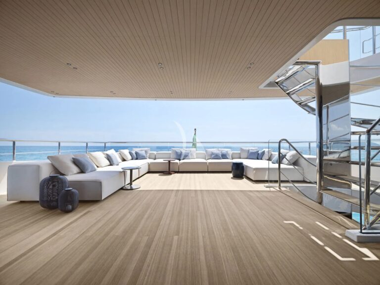 Sundeck With Salon Area