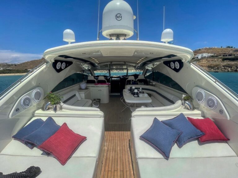 Sundeck With Bed
