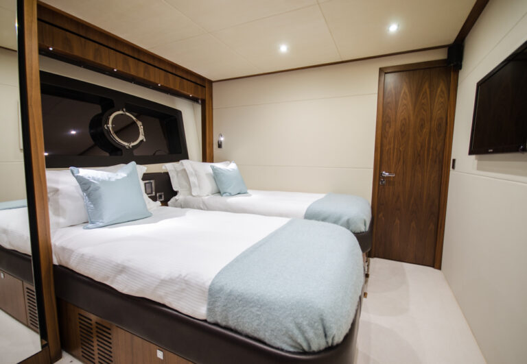 Sunseeker OASIS - Twin cabin