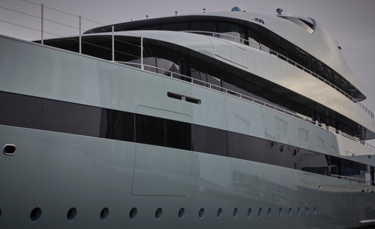 Super yacht Savannah