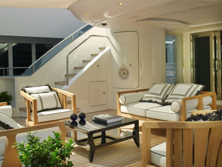 Superyacht 360 - At Deck seating