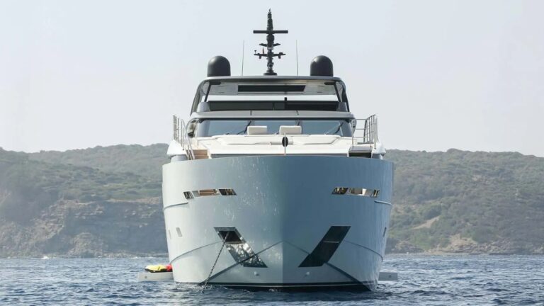 Superyacht COOL