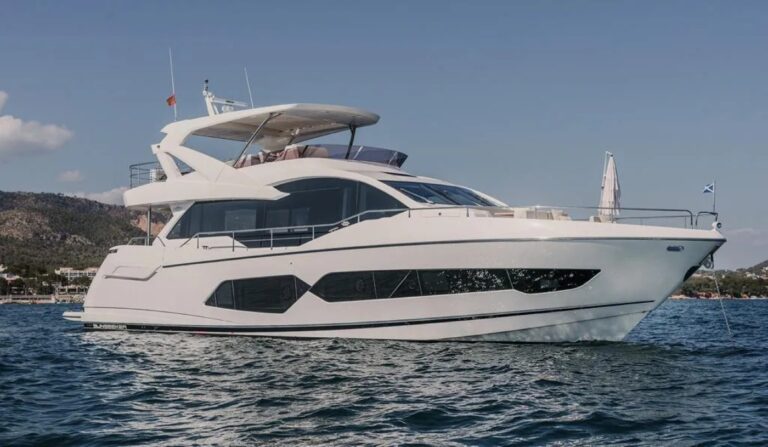 Superyacht LADY M