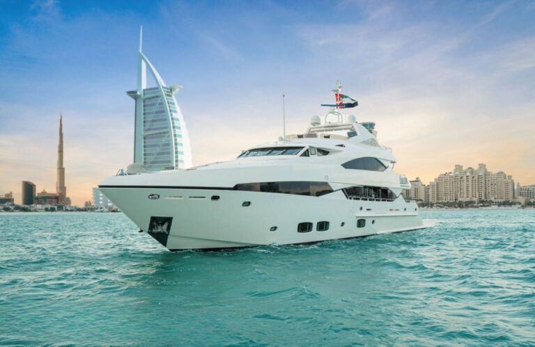 Superyacht LUCIEN