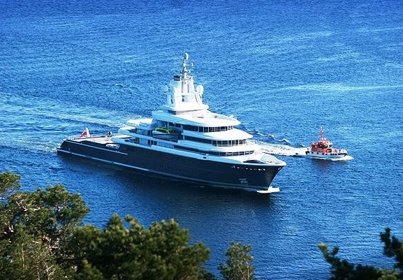 Superyacht Luna