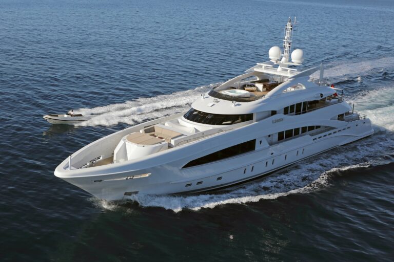 Superyacht MADO