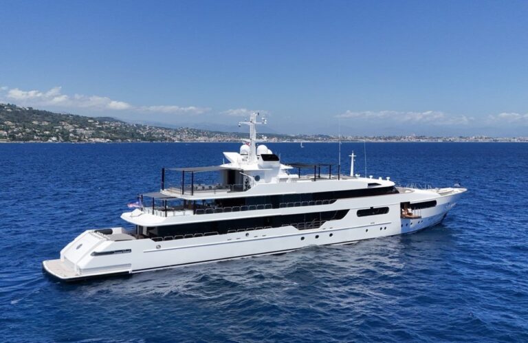 Superyacht MAGNA GRECIA