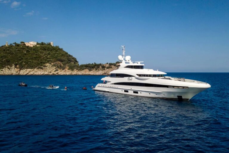 Superyacht PEARL