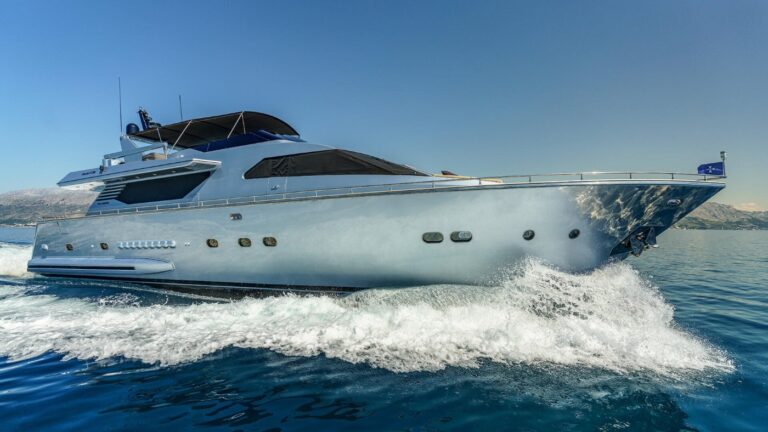 Superyacht PHANTOM