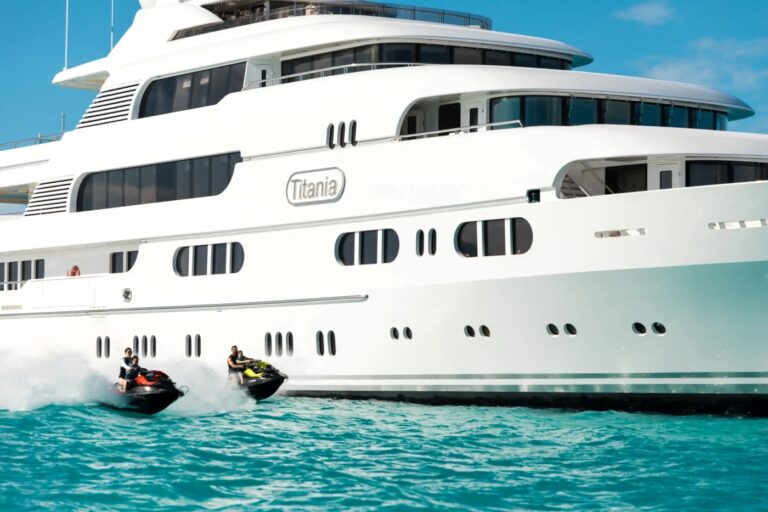 Superyacht TITANIA