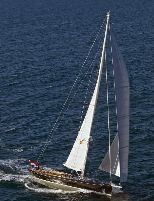Superyacht Windhunter II under sail
