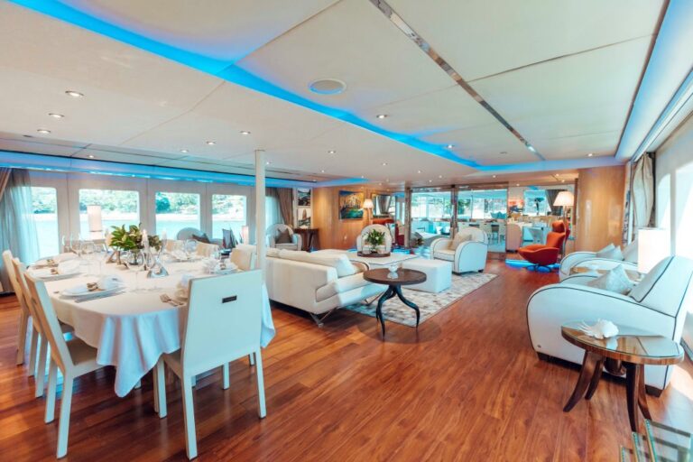 TANGO - Salon and dining