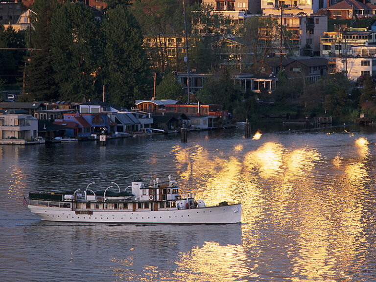 THEA FOSS - Photo Credit Jeff Wolff