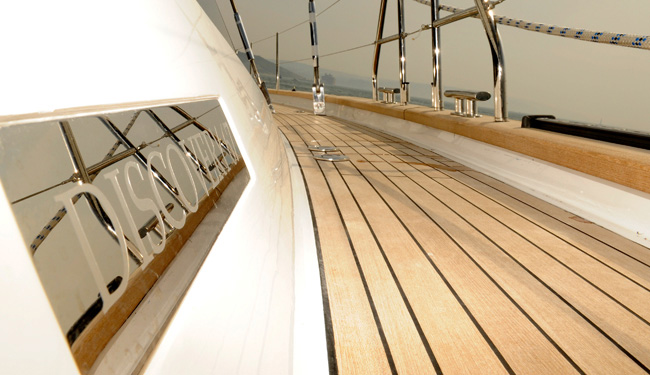 TILLY MINT - Starboard Side